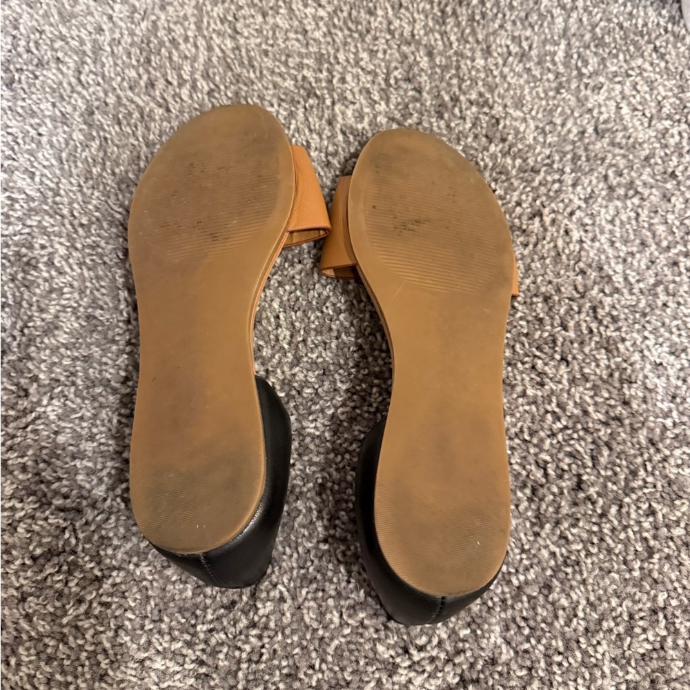 Steve Madden Two-Piece Open-Toe Flats in Tan and Black - Picture 5 of 5